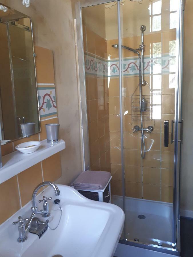 Chambres D'Hotes " Les Cascatelles" Ax-les-Thermes Luaran gambar
